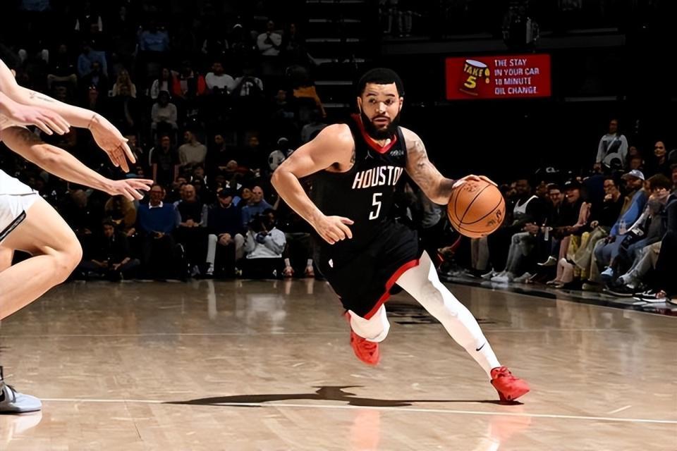 火箭内线支柱：范弗利特是伟大的领袖，他和很多的控卫都不一样